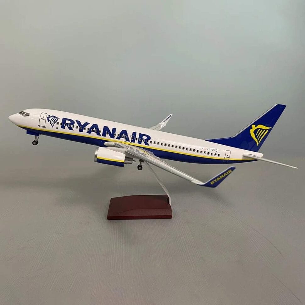 Ryanair B737-800 Scaled Aircraft Model – Without Landing Gear & LED