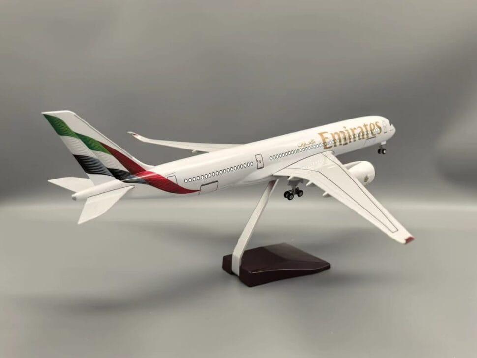 A350 Fly Emirates Scaled Airplane Model – LED & Landing Gear - Image 5