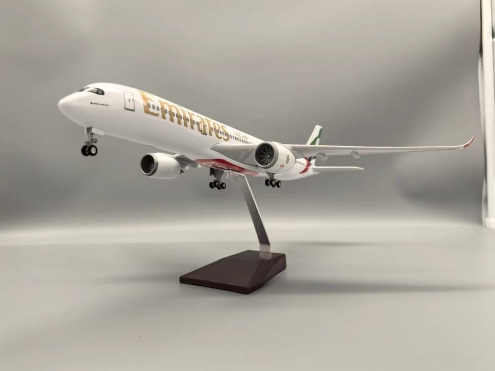 A350 Fly Emirates Scaled Airplane Model – LED & Landing Gear - Image 3