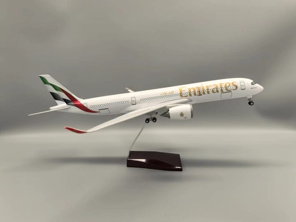 A350 Fly Emirates Scaled Airplane Model – LED & Landing Gear - Image 4